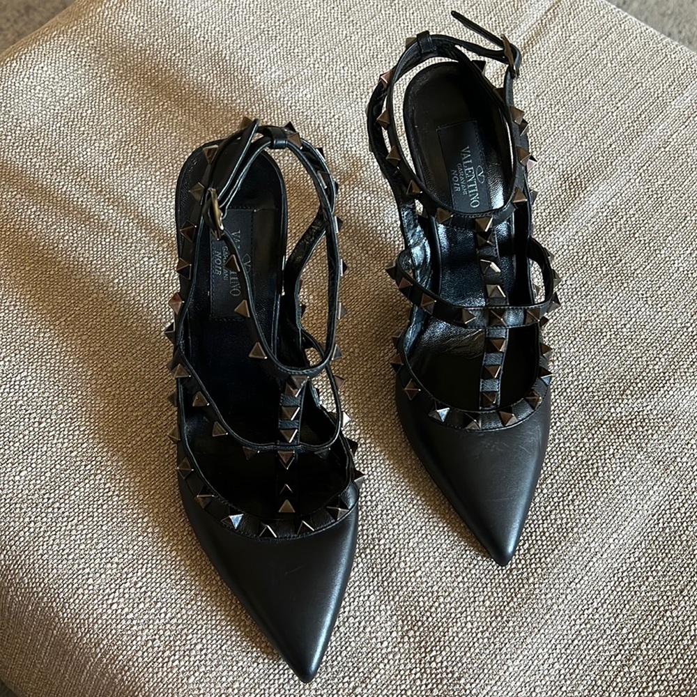 Valentino Garavani Rockstud leather pumps